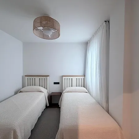 New Spacious 2br - Canteras - Side Sea View - 2 Bathrooms - Ac - Parking * Las Palmas de Gran Canaria